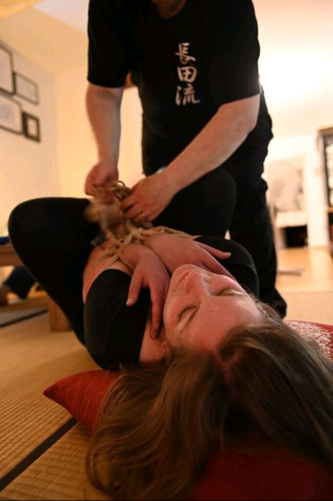 Ebi Shibari in der Harukumo Juku – von Kanjonoropu, Foto Yoko Sumii